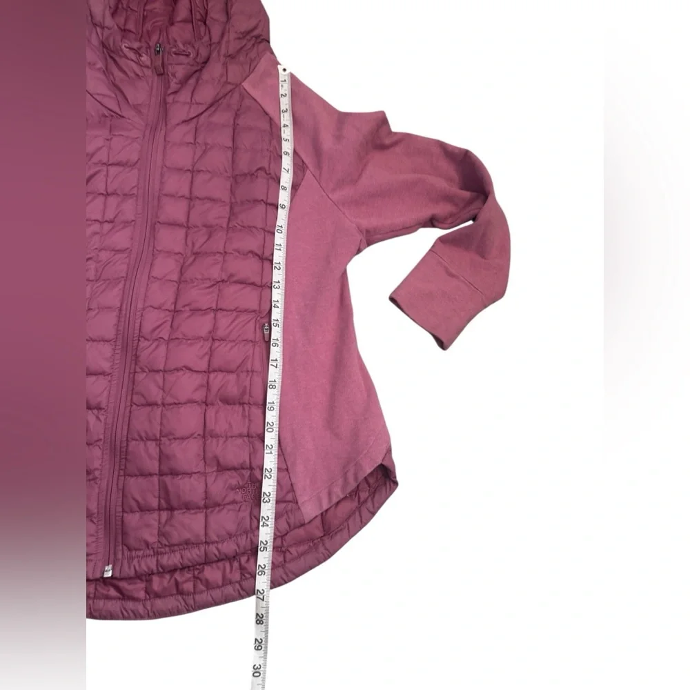 The Northface Thermoball Pink Quilted Hooded Jacket Size XL - Picture 7 of 10